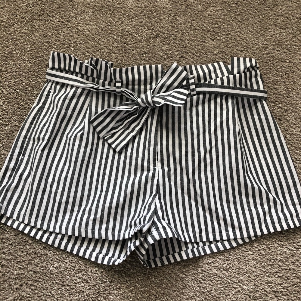 Striped linen shorts